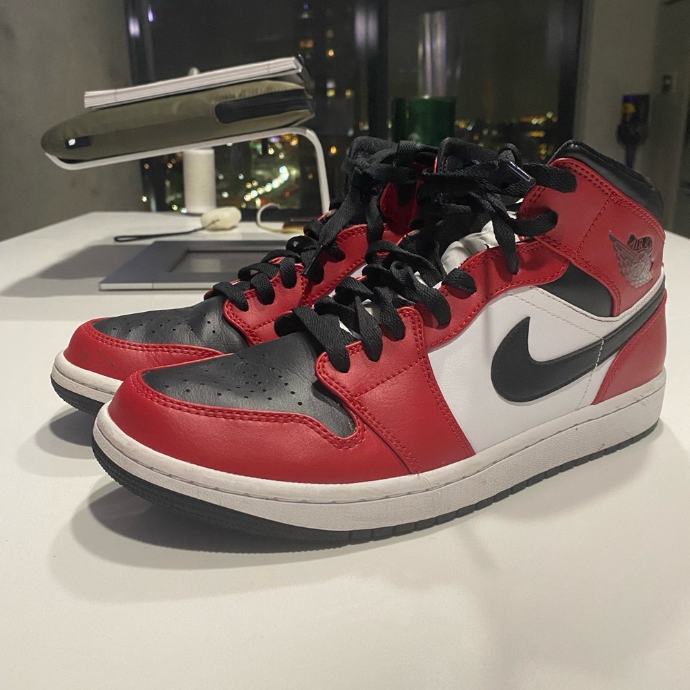 Jordan 1 Shoes - size 9 Chicago Black Toe. Used, Like New